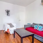 Modern And Bright Apartment Beaugrenelle
